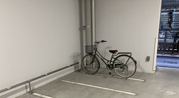バイク置き場に自転車が勝手に置かれている