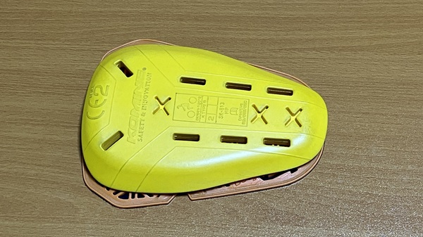 Komineプロテクターと重ねる